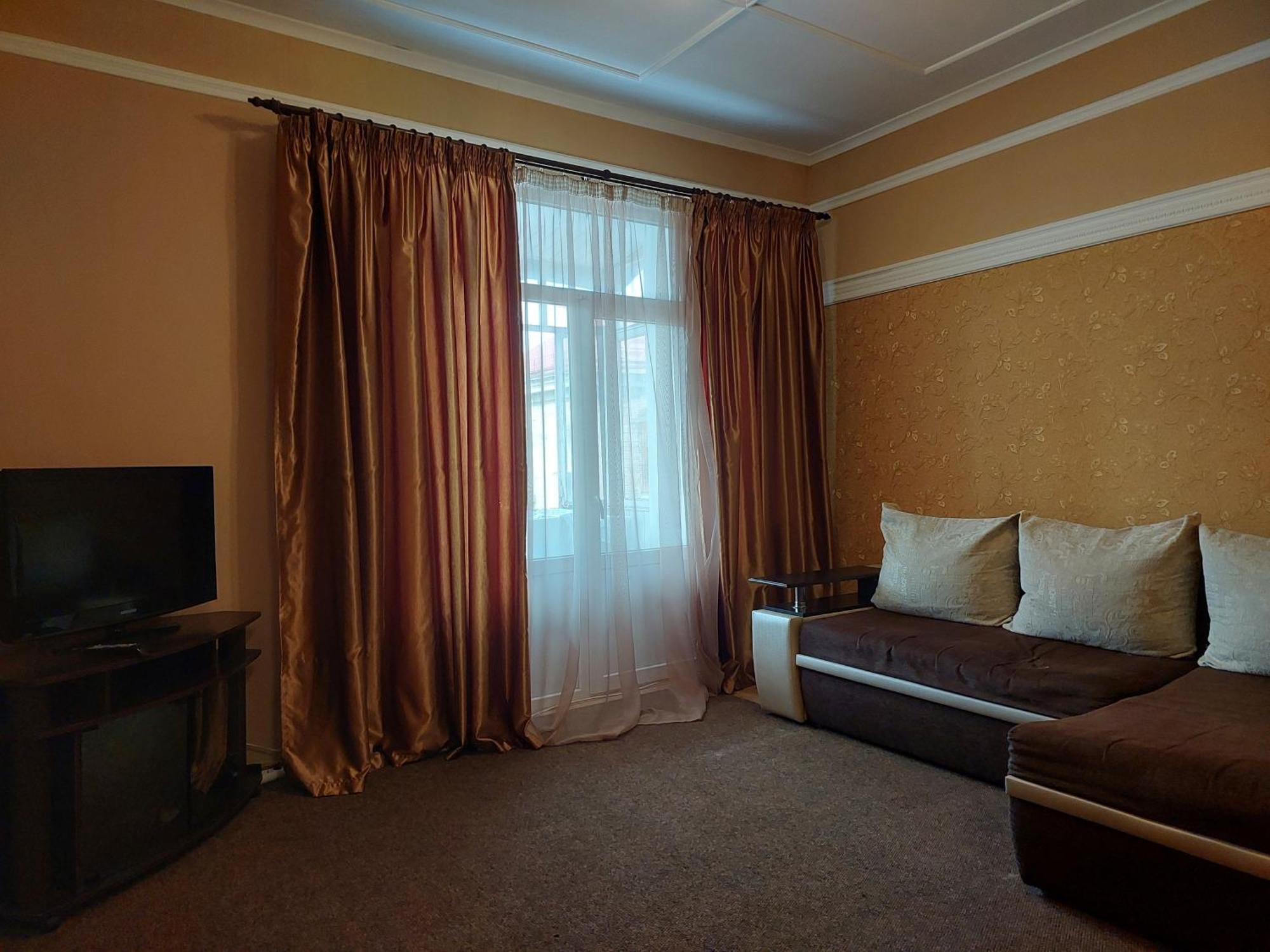 Двокімнатні Апартаменти У Центрі Lutsʼk المظهر الخارجي الصورة
